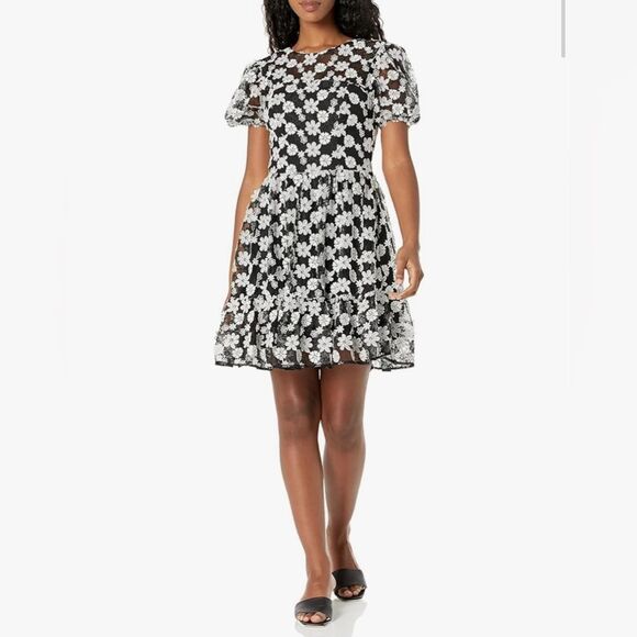 Dress The Population Lillianna Fit & Flare Floral Appliqué Puff Dress large NWT - Picture 1 of 16